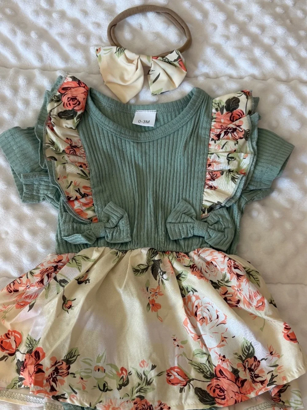 baby girl outfit size 0-3mo